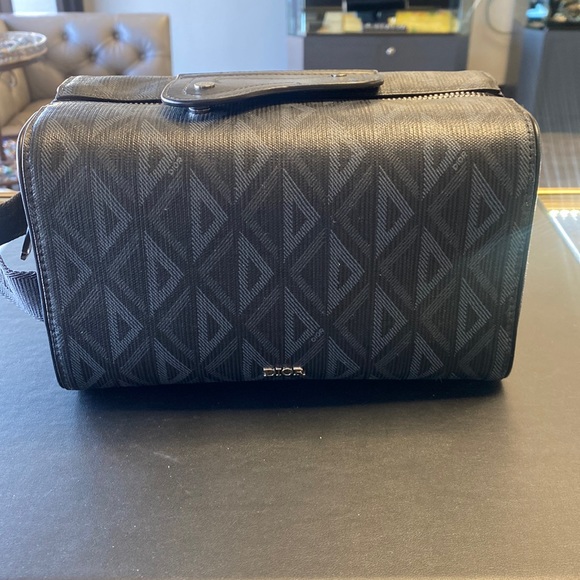 Dior cube zip top cosmetic travel bag - Picture 1 of 8